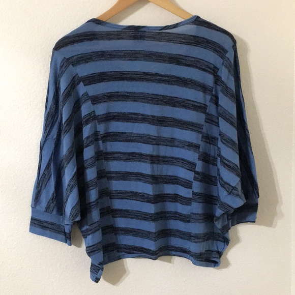Decoded Striped Top - Picture 2 of 4